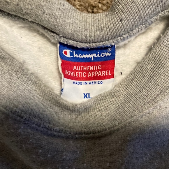 xl Rockhurst university sweatshirt - Picture 8 of 8